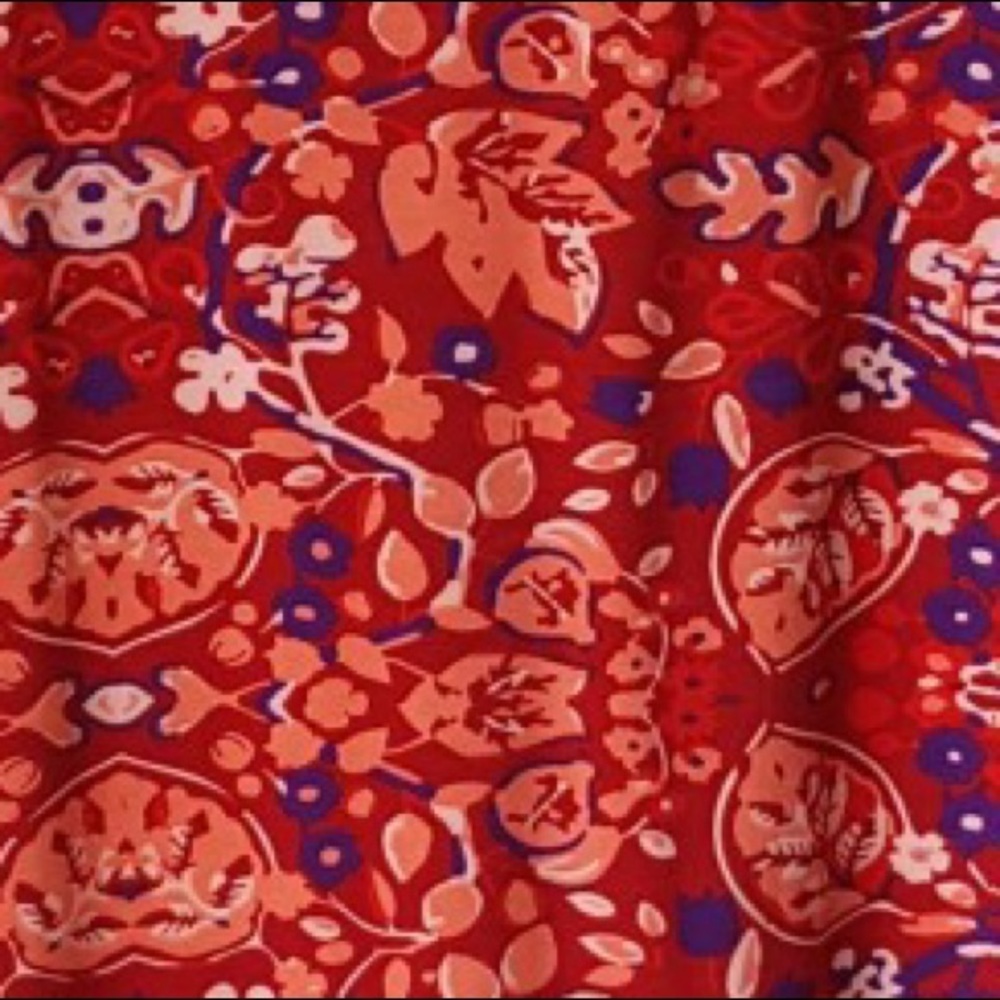 LuLaRoe Classic T Red Orange Abstract Floral Print Short Sleeve Top - Picture 3 of 5